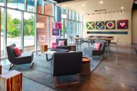 Aloft Raleigh Durham Airport Brier Creekにあるシーティングエリア