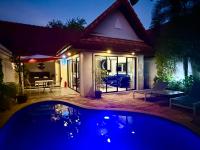 Bazén v ubytování VIEW TALAY VILLAs POOL 53, JOMTIEN BEACH, PATTAYA nebo v jeho okolí