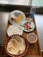 ホテルの敷地内または近くでの食事または食べ物