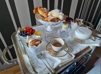 Jedlo v ubytovaní bed & breakfast alebo blízkom okolí