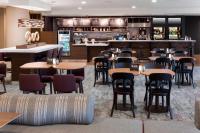 Lounge nebo bar v ubytování Courtyard Suffolk Chesapeake