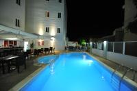 Bazén v ubytovaní Ialysos City Hotel alebo v jeho blízkosti