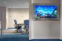 Renaissance Edmonton Airport Hotelにあるテレビまたはエンターテインメントセンター