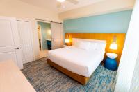 Ein Bett oder Betten in einem Zimmer der Unterkunft Holiday Inn Club Vacations Myrtle Beach Oceanfront
