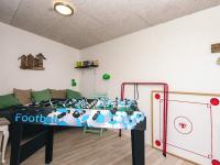 Herní místnost v ubytování 5 person holiday home in Hemmet-By Traum