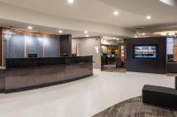 Courtyard by Marriott Toronto Vaughanにあるテレビまたはエンターテインメントセンター