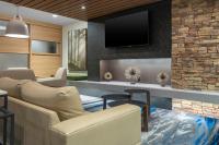 Fairfield by Marriott Inn & Suites Dallas DFW Airport North, Irvingにあるシーティングエリア