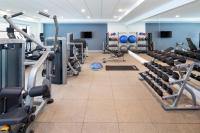 Element Minneapolis Downtown North Loopにあるフィットネスセンターまたはフィットネス設備