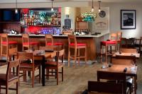 Four Points by Sheraton Nashville Airportにあるラウンジまたはバー