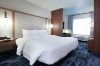 Fairfield by Marriott Pittsburgh Downtownにあるベッド