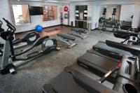 Fairfield by Marriott Pittsburgh Downtownにあるフィットネスセンターまたはフィットネス設備