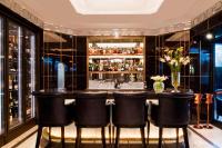 The Wellesley, a Luxury Collection Hotel, Knightsbridge, Londonにあるラウンジまたはバー