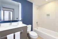 Residence Inn by Marriott Cancun Hotel Zoneにあるバスルーム