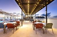 Residence Inn by Marriott Cancun Hotel Zoneにあるレストランまたは飲食店