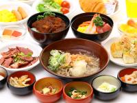 ホテルの敷地内または近くでの食事または食べ物