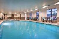 Residence Inn by Marriott Flagstaffの敷地内または近くにあるプール