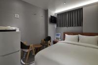 Eight Rest Hostel Jong-roにあるベッド