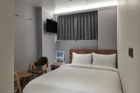 Eight Rest Hostel Jong-roにあるテレビまたはエンターテインメントセンター