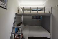 Eight Rest Hostel Jong-roにあるベッド