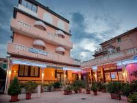 Budova, v ktorej sa hotel nachádza