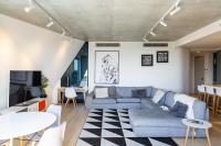 Penthouse Apartment Collingwoodにあるシーティングエリア