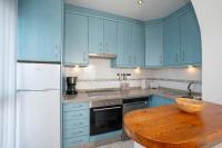A kitchen or kitchenette at RESIDENSOL 13 MENYBER