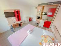 Kuchnia lub aneks kuchenny w obiekcie 5 minutes de Paris - Studio Unique
