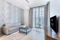 TV a/nebo společenská místnost v ubytování STAY BY LATINEM Luxury 1BR Holiday Home CV A2811 near Burj Khalifa