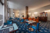 Część wypoczynkowa w obiekcie iH Hotels Milano Eur - Trezzano sul Naviglio