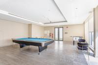 Biliár nebo kulečník v ubytování STAY BY LATINEM Luxury 1BR Holiday Home CV A2811 near Burj Khalifa