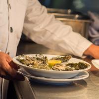 Jídlo v hotelu nebo okolí