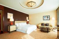 Postel nebo postele na pokoji v ubytování The Westin Valencia