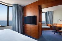 TV a/nebo společenská místnost v ubytování Sheraton Istanbul Atakoy Hotel