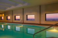 Kansas City Marriott Downtownの敷地内または近くにあるプール