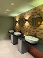 A bathroom at Boutiquehotel ZOMM in Seefeld