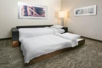 SpringHill Suites by Marriott San Antonio Northwest at The RIMにあるベッド