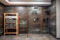 Koupelna v ubytování Magnetit Hotel Šumava