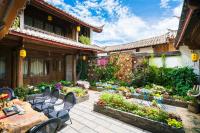 Big Tree Guesthouse - Naxi old styleにある庭