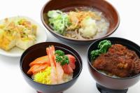 ホテルの敷地内または近くでの食事または食べ物
