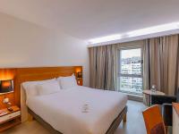 Postel nebo postele na pokoji v ubytování Hotel Mercure Lisboa