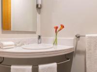 ibis Dohaにあるバスルーム