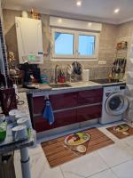 Kuchyňa alebo kuchynka v ubytovaní charming house for 5 people Sirine57 long stay