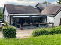 El edificio en el que está el chalet de montaña