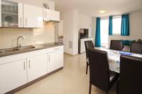 Kuchyň nebo kuchyňský kout v ubytování Apartments Vasilic-Cugalj-Smokvina