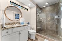 Ein Badezimmer in der Unterkunft Fairways 228 &quot;Bluegrass Bungalow&quot;