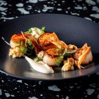 Jídlo v hotelu nebo okolí