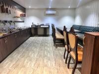 Η κουζίνα ή μικρή κουζίνα στο HotelMaple Ridge