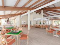 Restauracja lub miejsce do jedzenia w obiekcie Garden Saladina - Adults Only