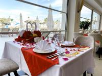 En restaurant eller et andet spisested på Sunthalia Hotels & Resorts Ultra All Inclusive Adults Only Party Hotel