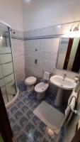 A bathroom at Costa Gaia Rooms